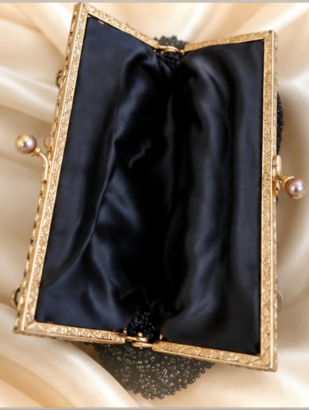 Vintage 1950s Handmade Belgium Black Beaded Kiss Clasp Evening Bag Gold Chain - Picture 4 of 5